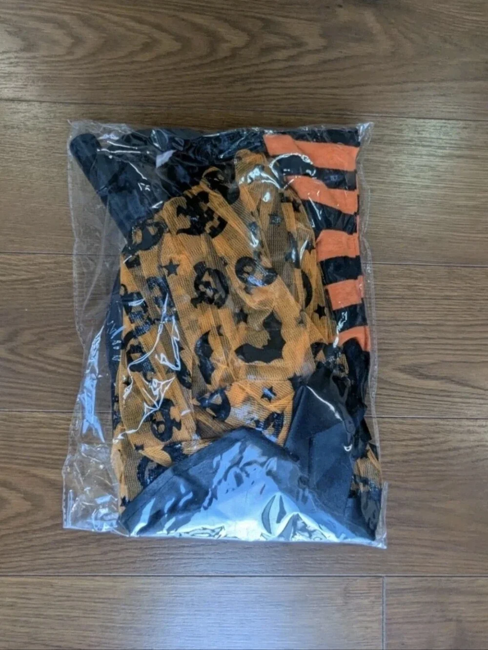 Witch Costume 4 Piece Set NIB Kids OSFM Orange Black Skirt Socks Hat Broom